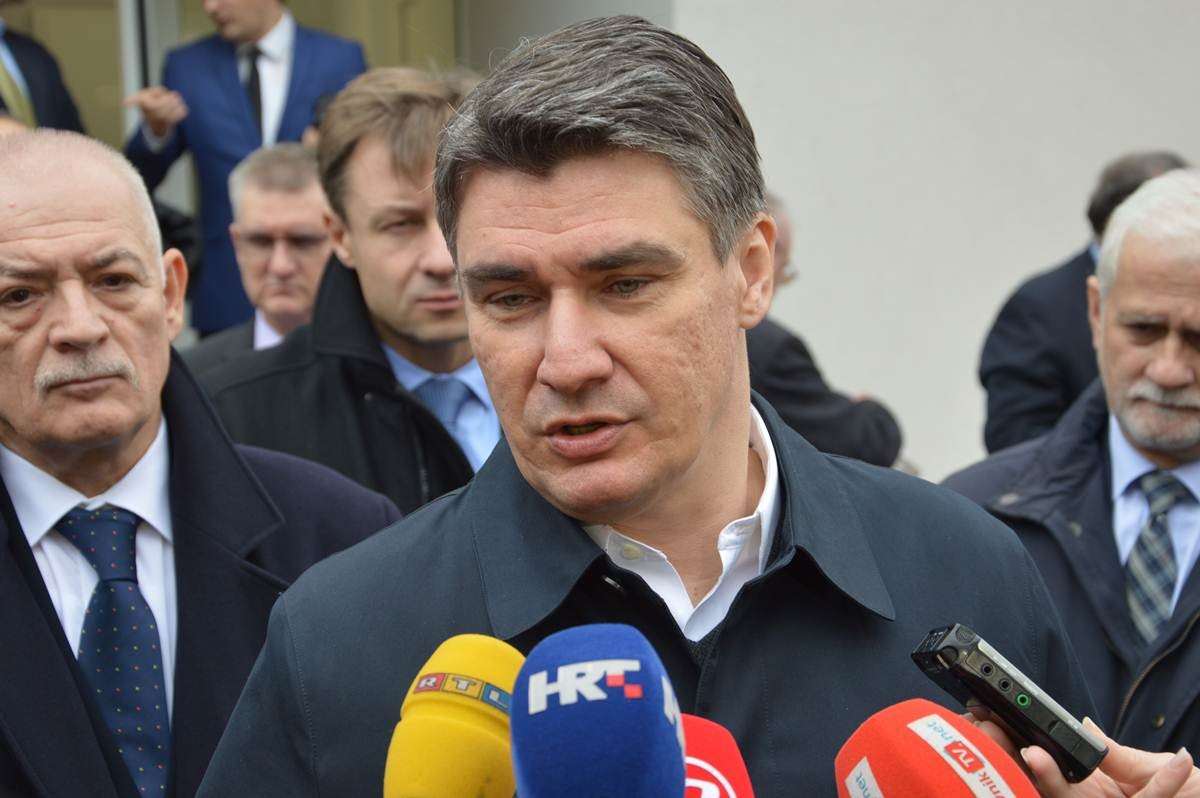 Zoran Milanović, Plat, otvaranje trafostanice