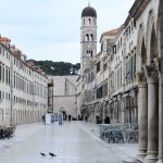 Grad opustio, ljudi se privikavaju na nove okolnosti 4 grad stradun06